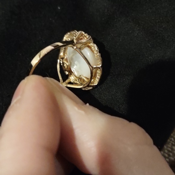 Mabe Pearl ring 14 karat yellow gold, accent diamonds - Picture 9 of 12